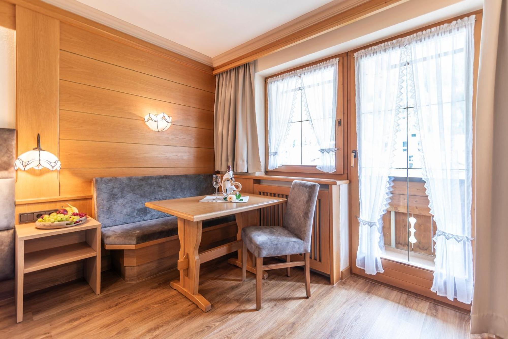 Hotel Garni Apart Tina Ischgl Eksteriør bilde
